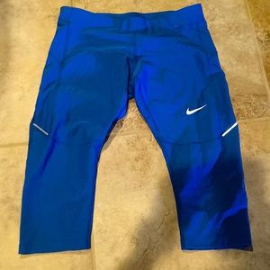Nike Size L workout Capri pants in perfect condition